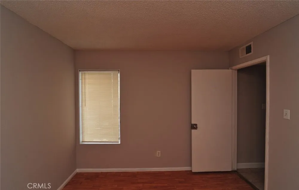 17 Scottsdale Carson, CA 90745