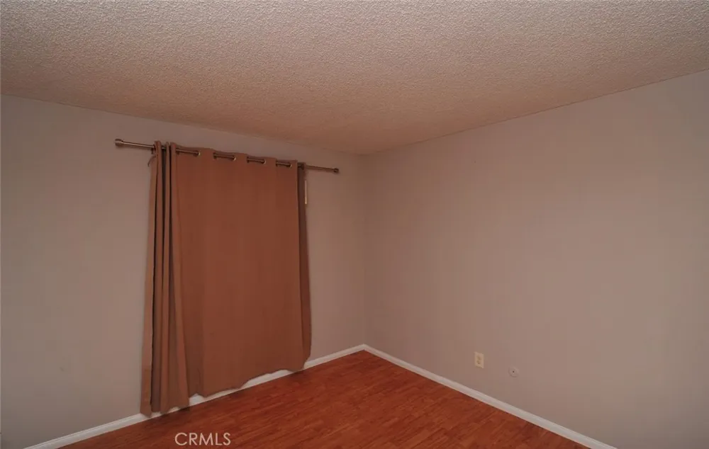 17 Scottsdale Carson, CA 90745