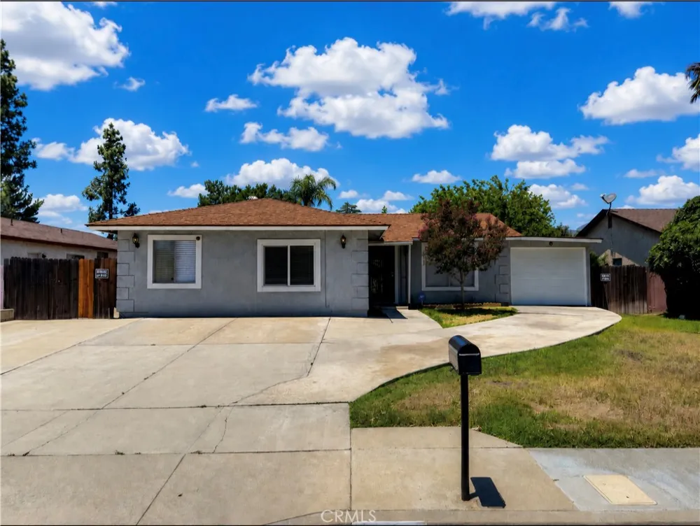 5128 Lakewood Drive