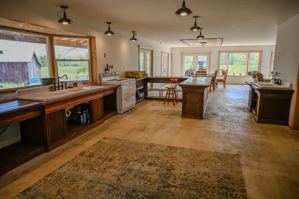 8492 Gibson Avenue Lake, MI 48632