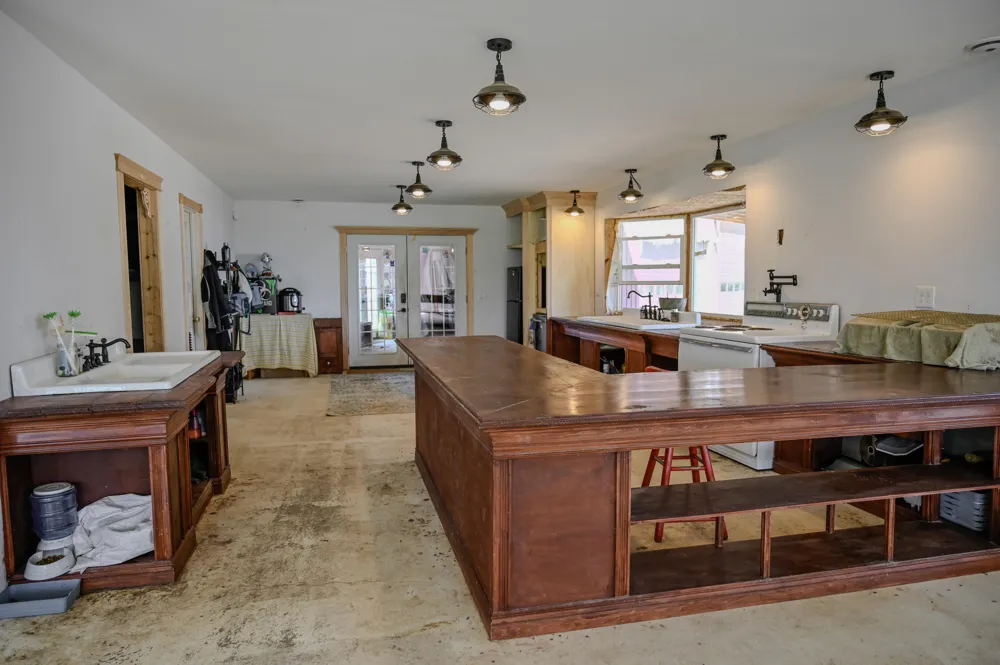 8492 Gibson Avenue Lake, MI 48632