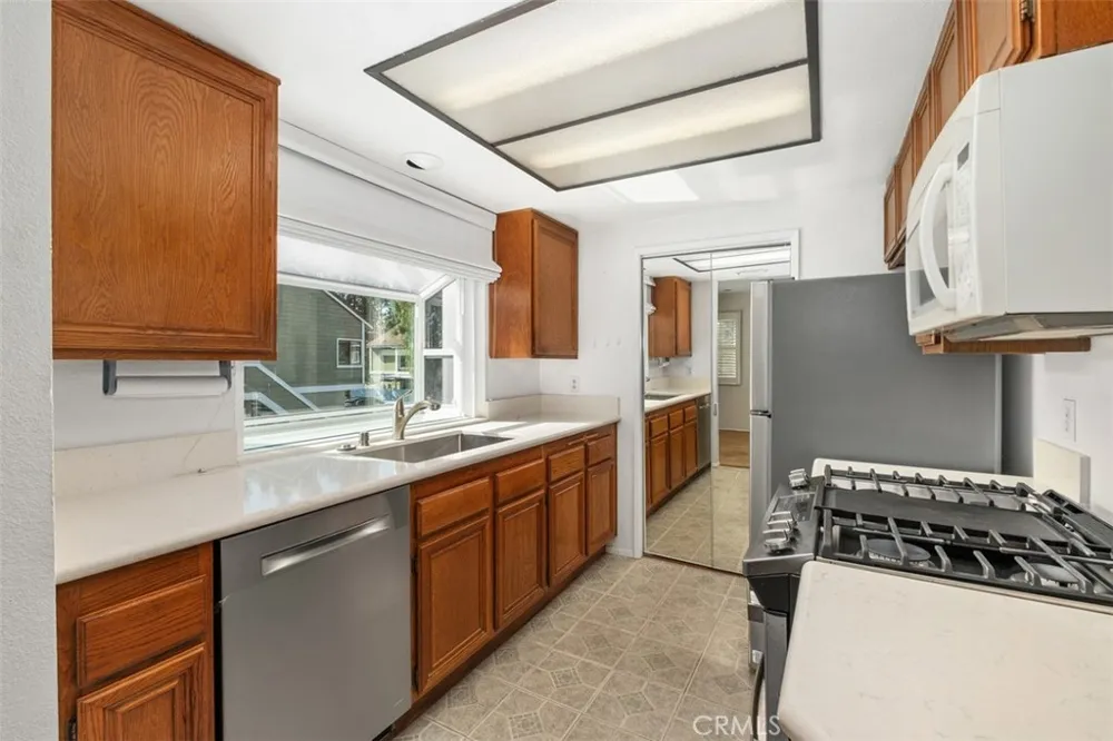40 Hollyhock Aliso Viejo, CA 92656