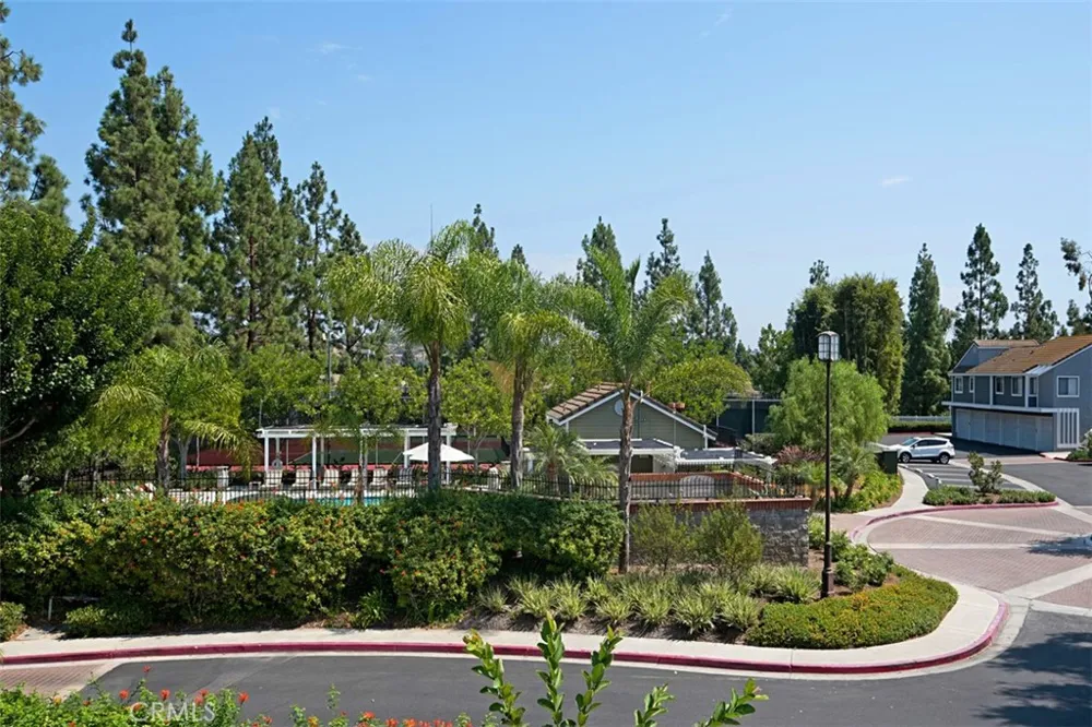40 Hollyhock Aliso Viejo, CA 92656