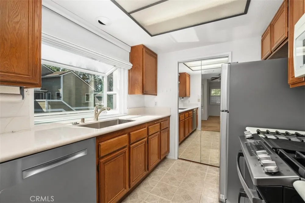 40 Hollyhock Aliso Viejo, CA 92656