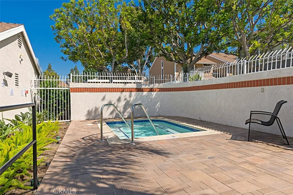 40 Hollyhock Aliso Viejo, CA 92656