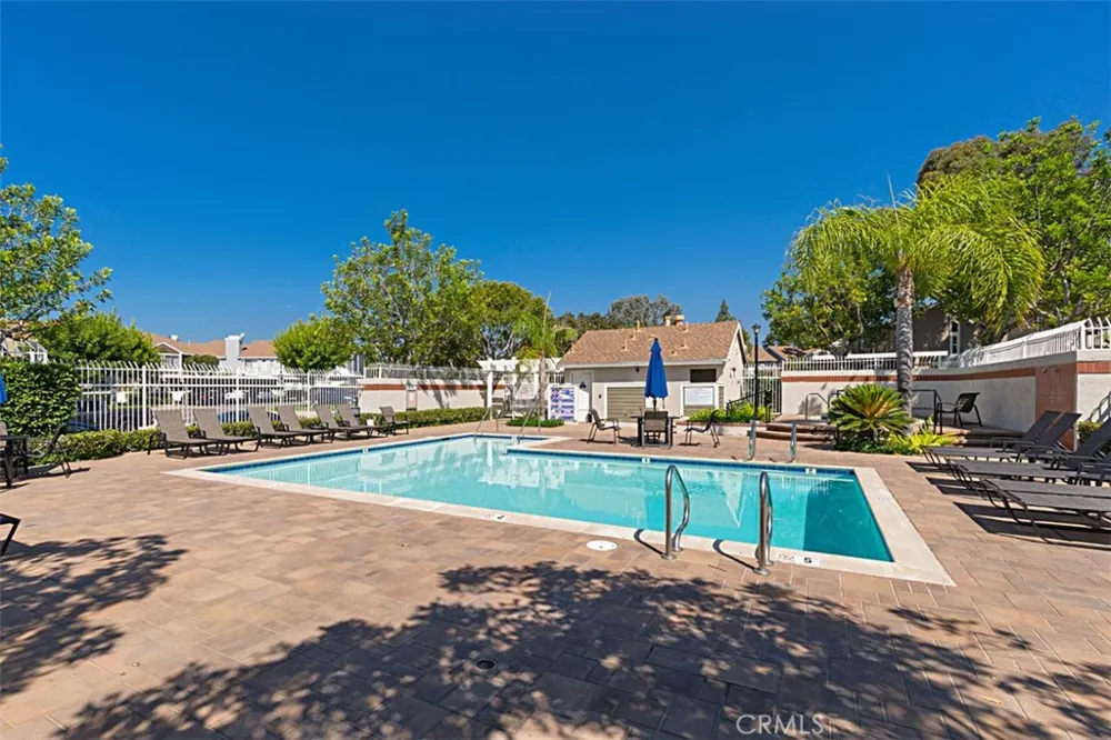 40 Hollyhock Aliso Viejo, CA 92656