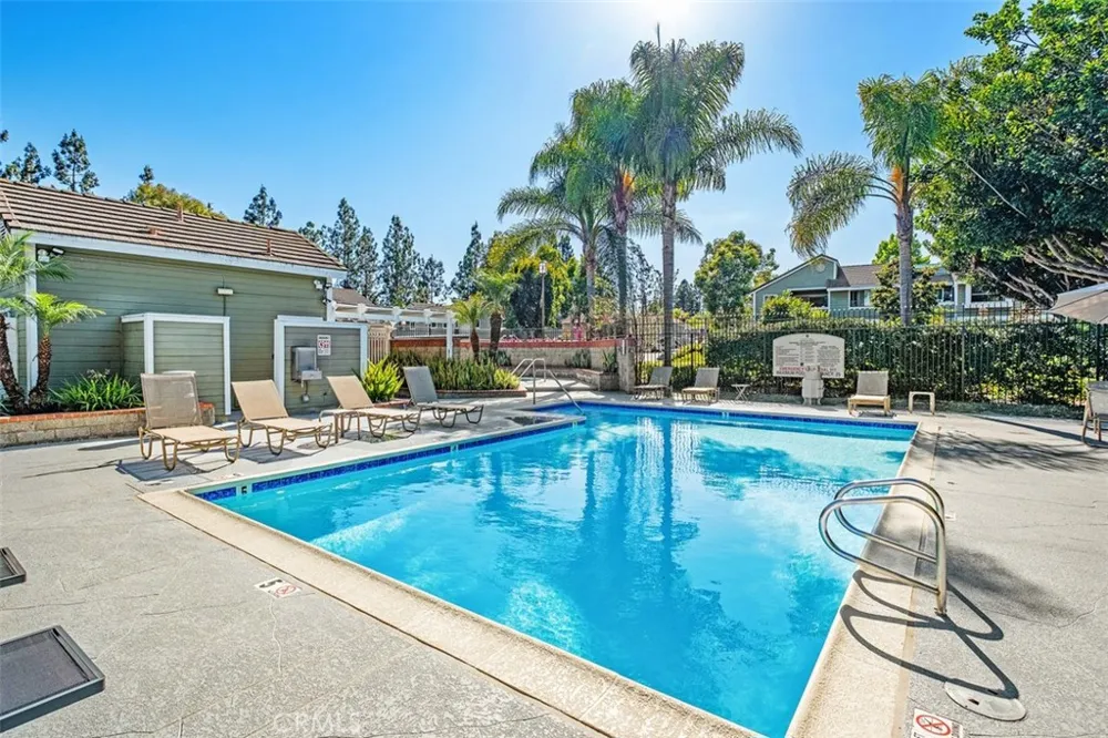 40 Hollyhock Aliso Viejo, CA 92656
