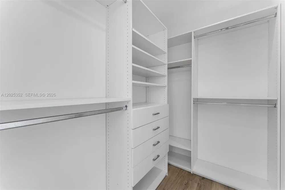 1525 Bay Rd Miami Beach, FL 33139