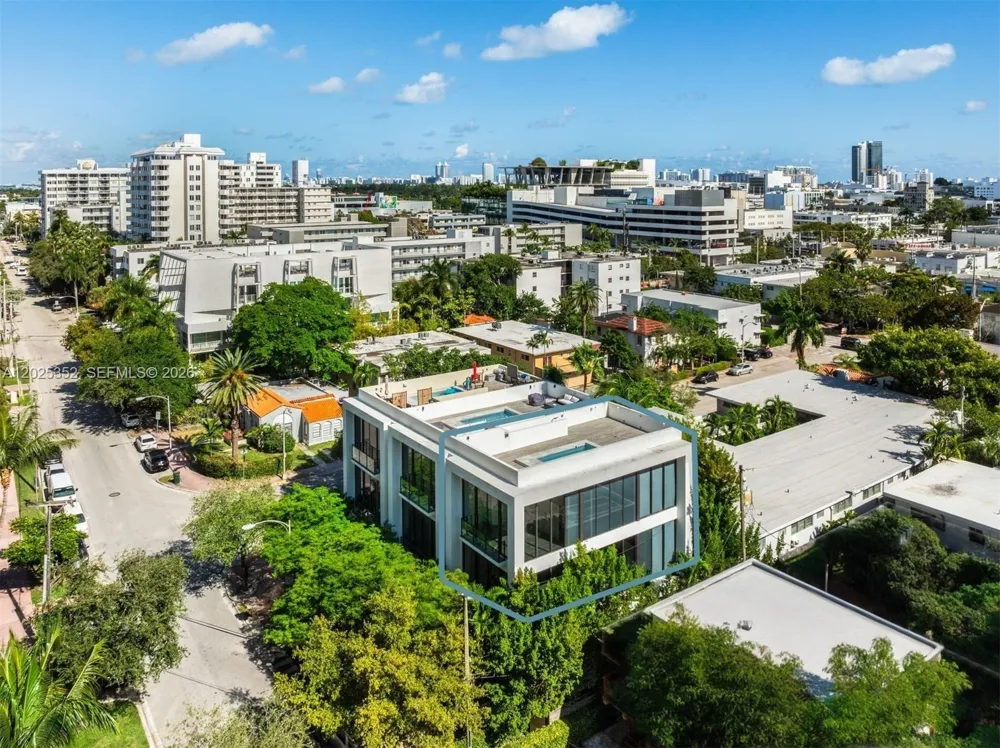 1525 Bay Rd Miami Beach, FL 33139