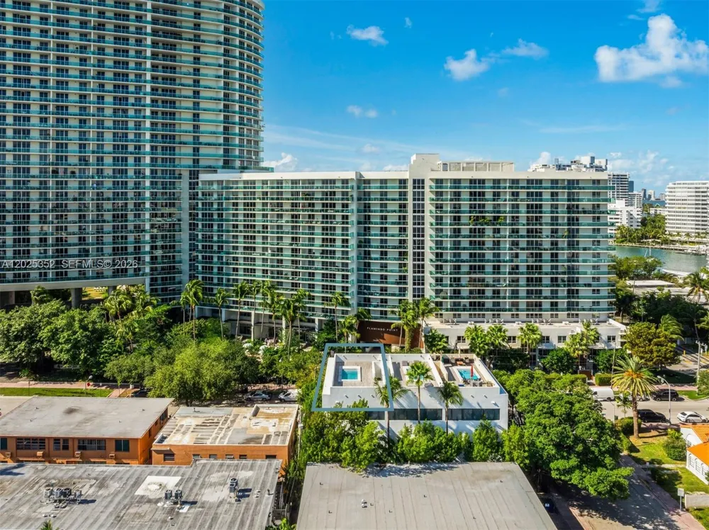 1525 Bay Rd Miami Beach, FL 33139