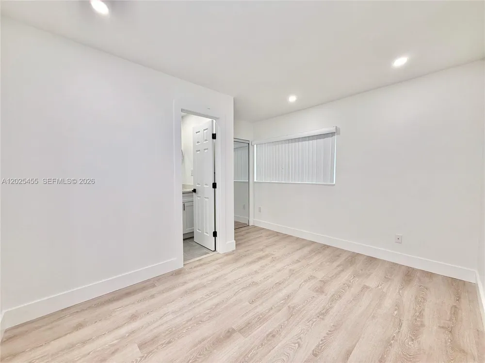 10209 SW 20th Ter Miami, FL 33165
