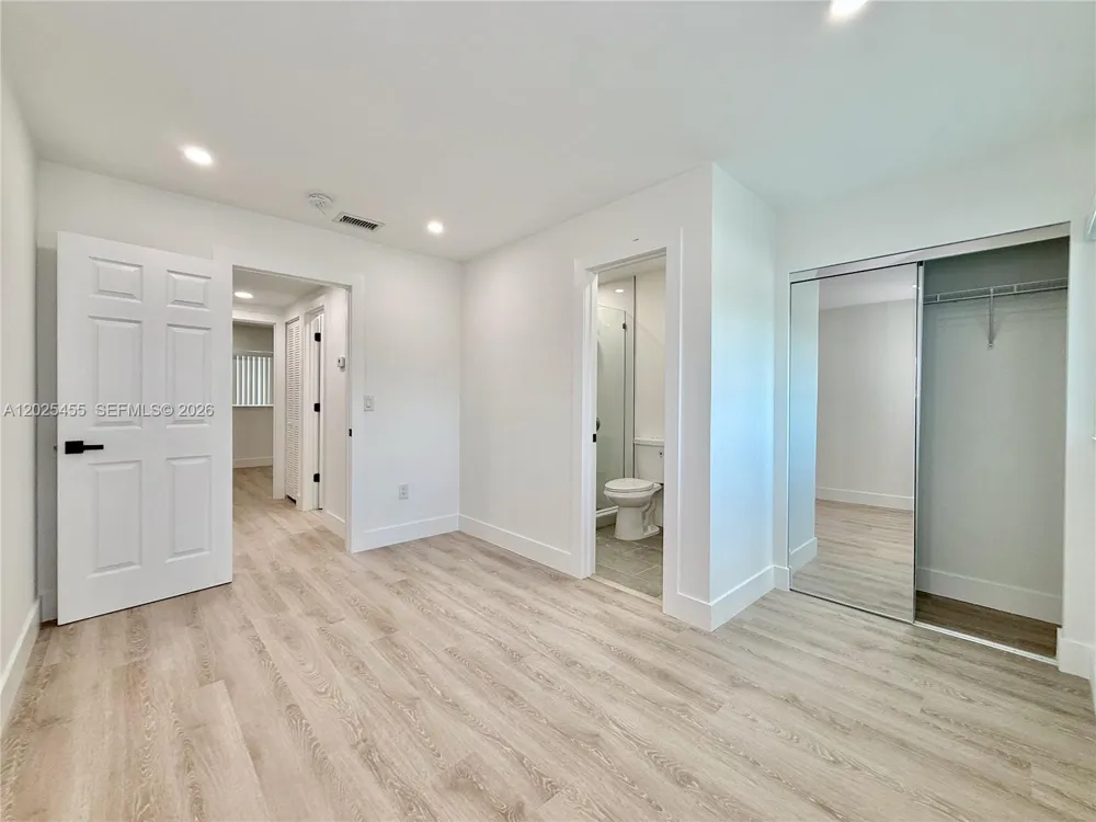 10209 SW 20th Ter Miami, FL 33165