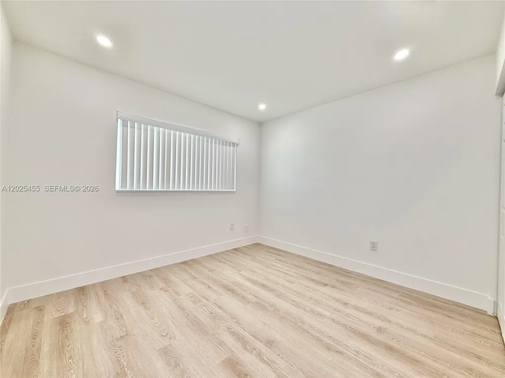 10209 SW 20th Ter Miami, FL 33165
