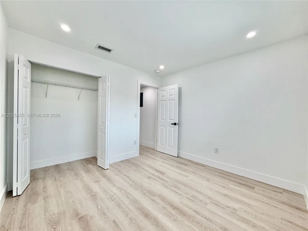 10209 SW 20th Ter Miami, FL 33165