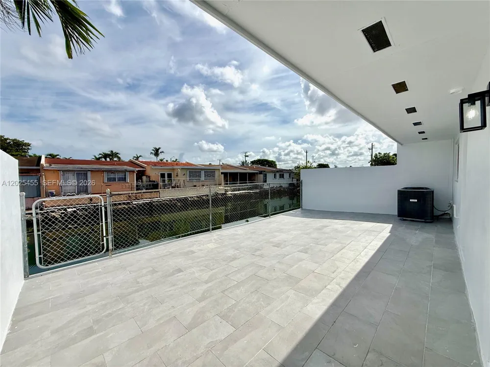 10209 SW 20th Ter Miami, FL 33165