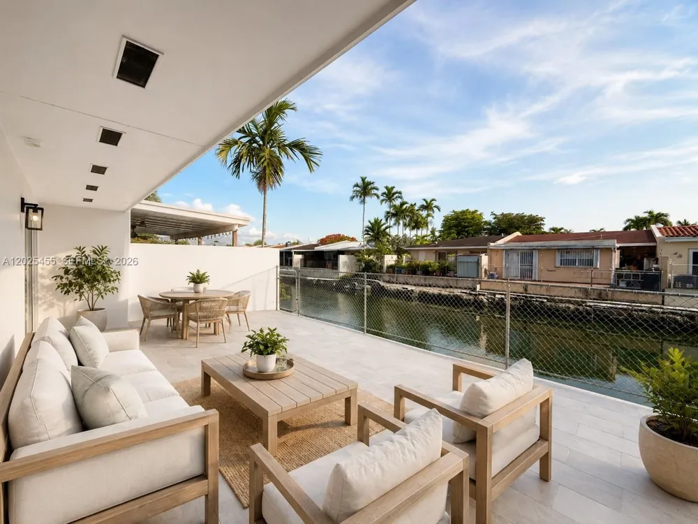 10209 SW 20th Ter Miami, FL 33165