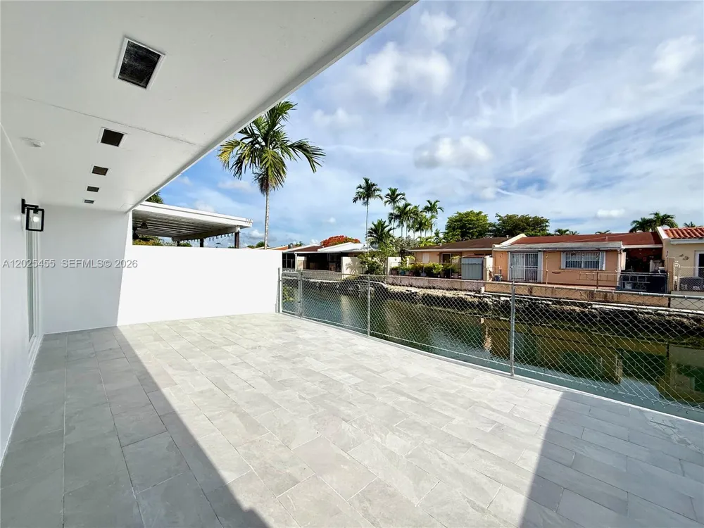 10209 SW 20th Ter Miami, FL 33165