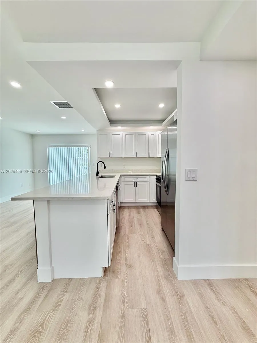 10209 SW 20th Ter Miami, FL 33165
