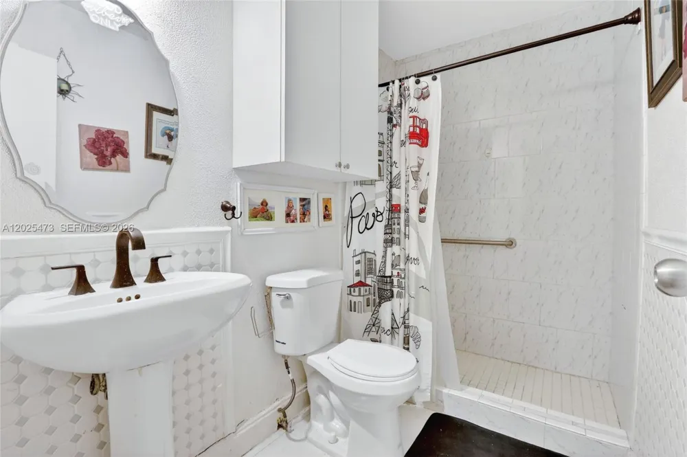 6705 Kingsmoor Way Miami Lakes, FL 33014