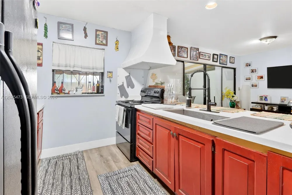 6705 Kingsmoor Way Miami Lakes, FL 33014