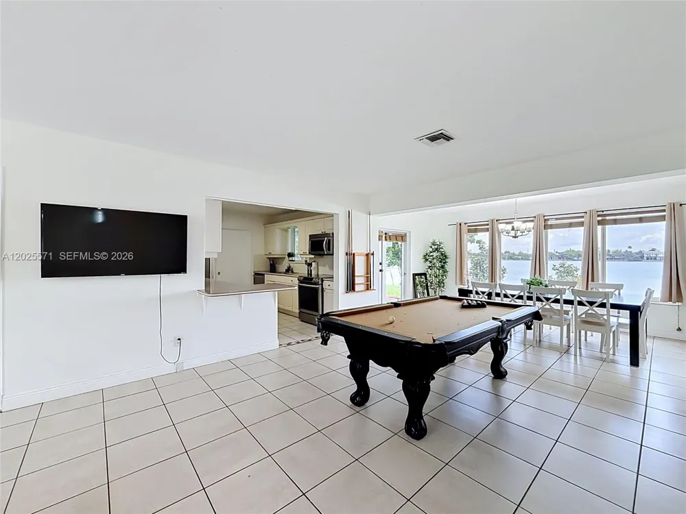 2501 NE 209th Ter Miami, FL 33180