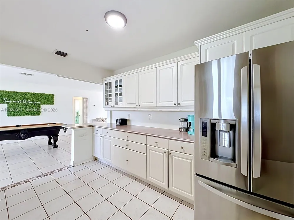 2501 NE 209th Ter Miami, FL 33180