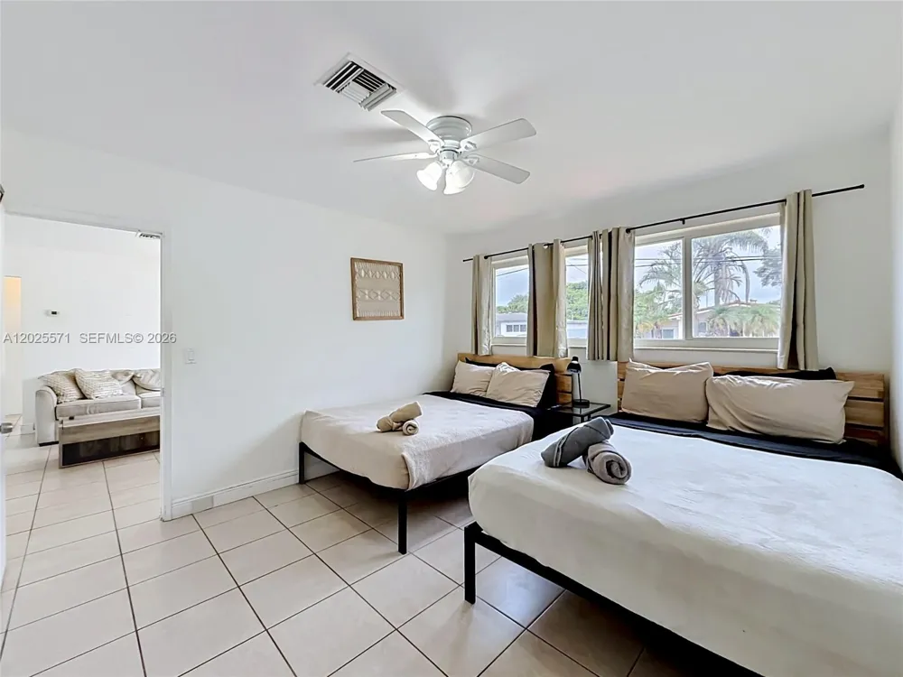 2501 NE 209th Ter Miami, FL 33180