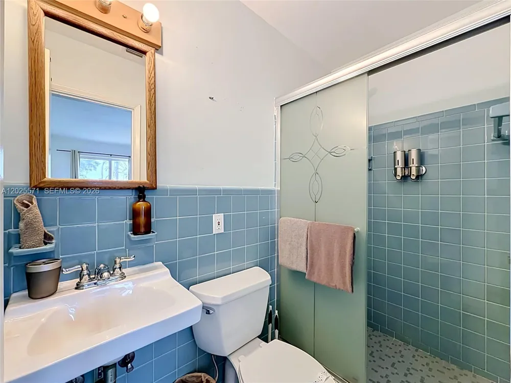 2501 NE 209th Ter Miami, FL 33180