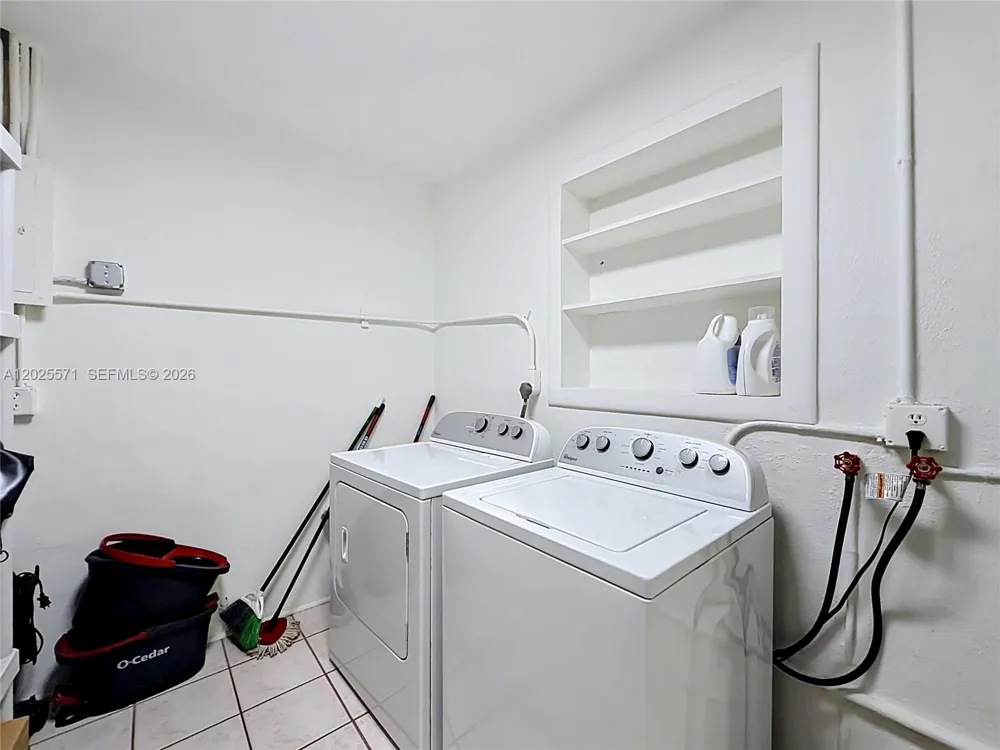 2501 NE 209th Ter Miami, FL 33180