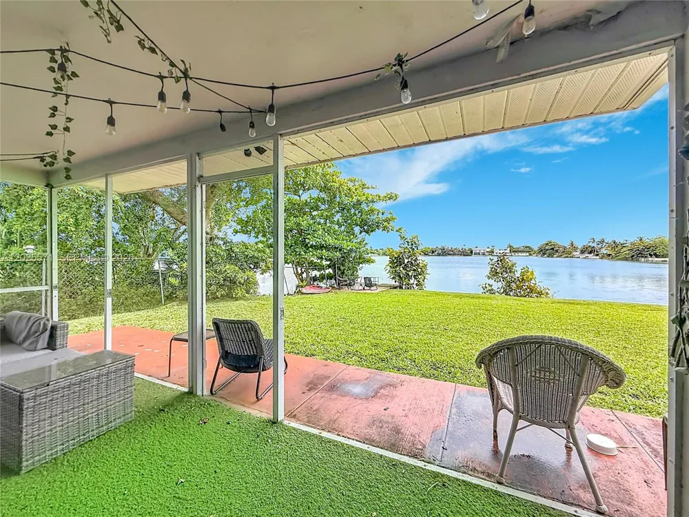 2501 NE 209th Ter Miami, FL 33180