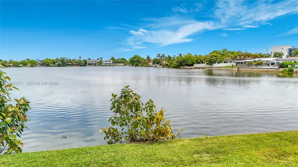 2501 NE 209th Ter Miami, FL 33180