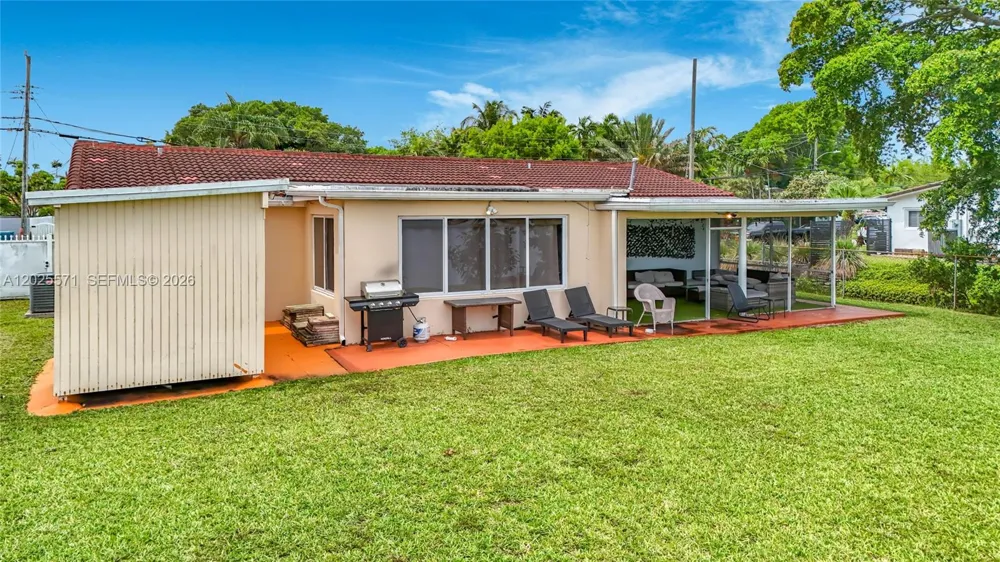 2501 NE 209th Ter Miami, FL 33180