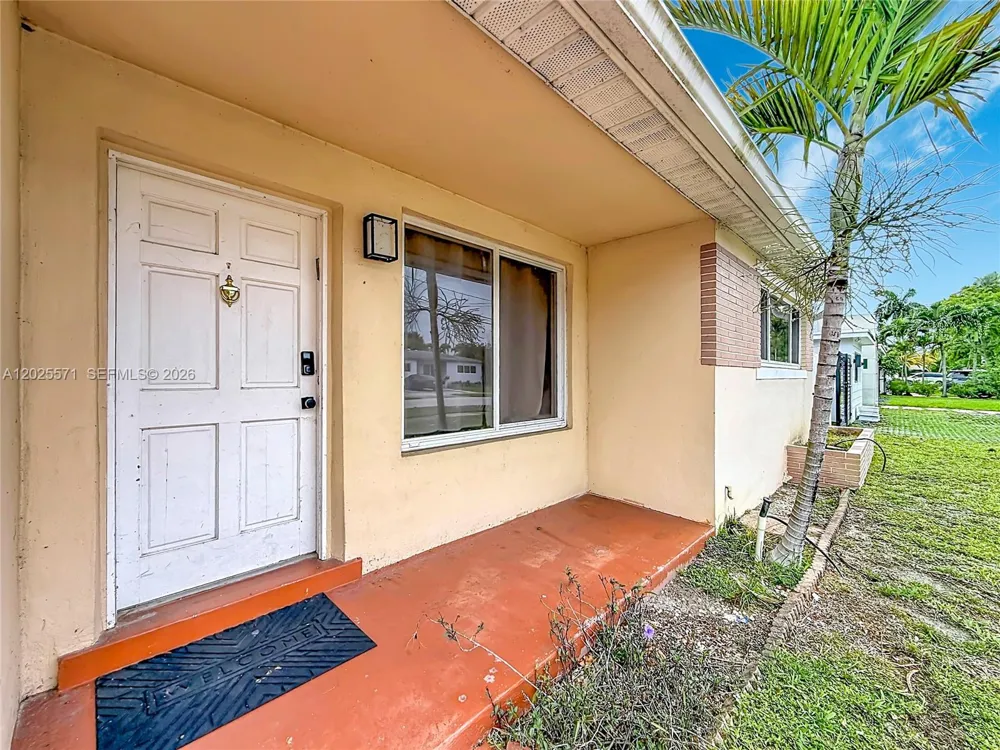 2501 NE 209th Ter Miami, FL 33180