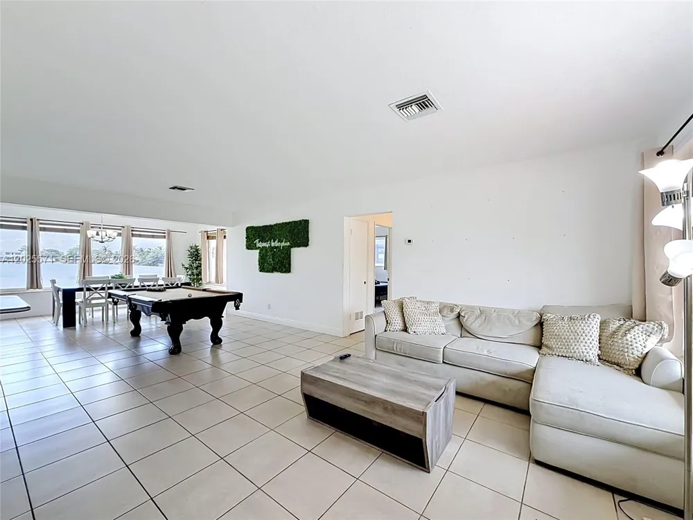 2501 NE 209th Ter Miami, FL 33180