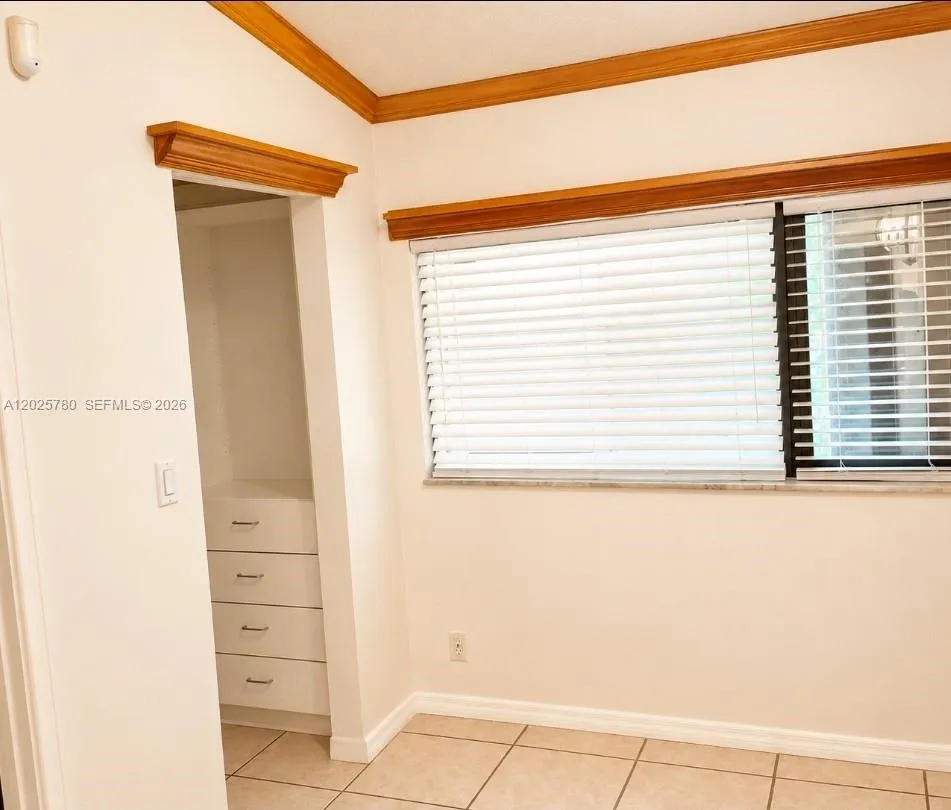 3082 S Oakland Forest Dr #1301 Oakland Park, FL 33309