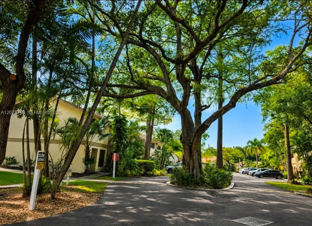 3082 S Oakland Forest Dr #1301 Oakland Park, FL 33309