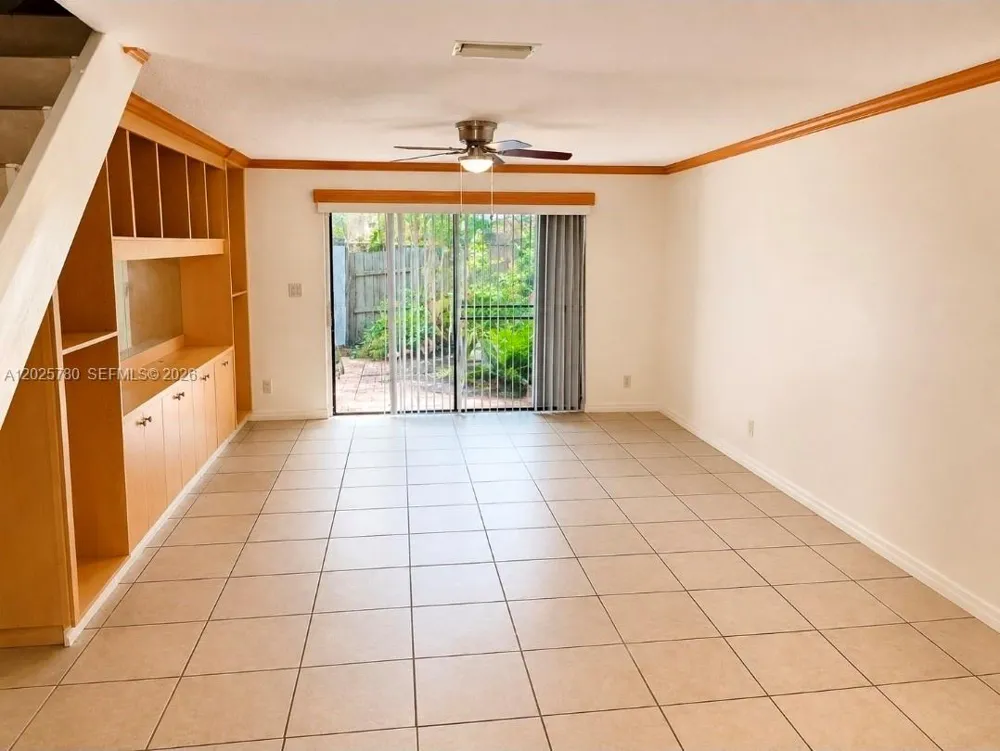 3082 S Oakland Forest Dr #1301 Oakland Park, FL 33309