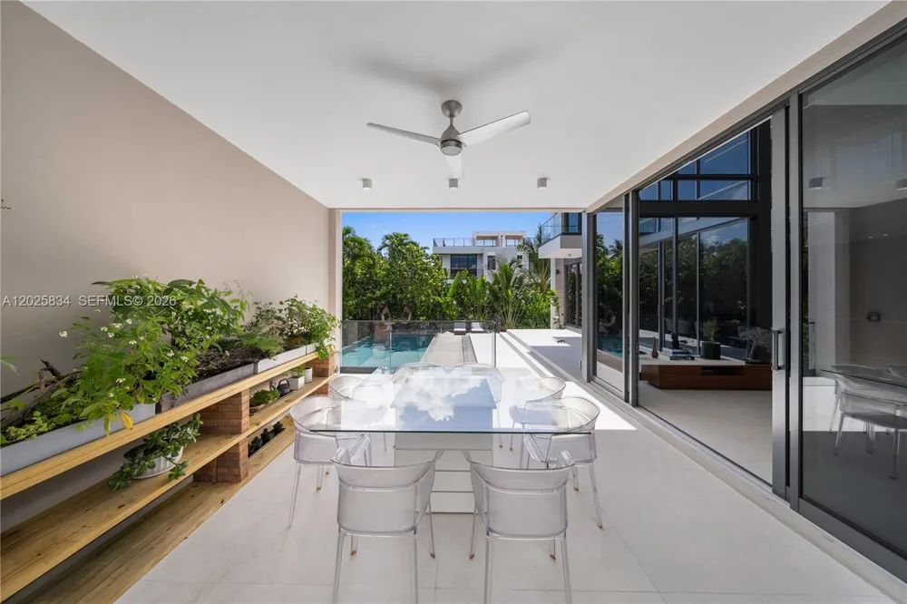 571 Glenridge Rd Key Biscayne, FL 33149