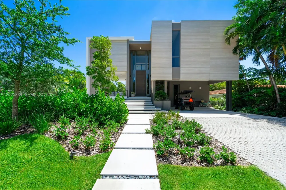 571 Glenridge Rd Key Biscayne, FL 33149