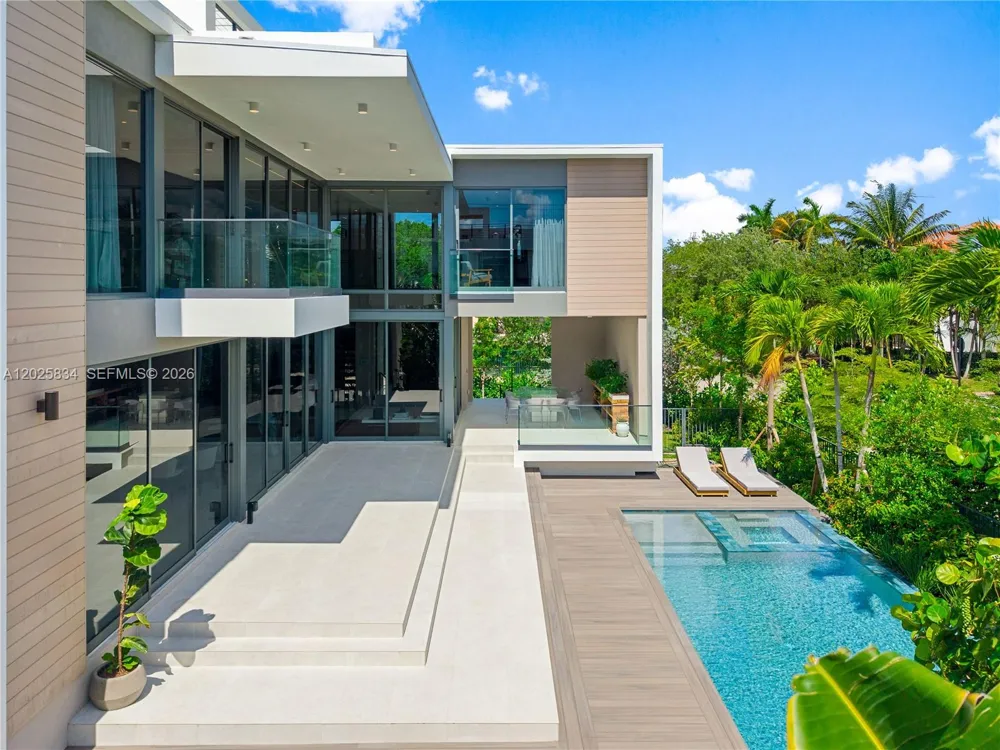 571 Glenridge Rd Key Biscayne, FL 33149