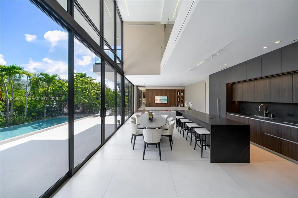 571 Glenridge Rd Key Biscayne, FL 33149