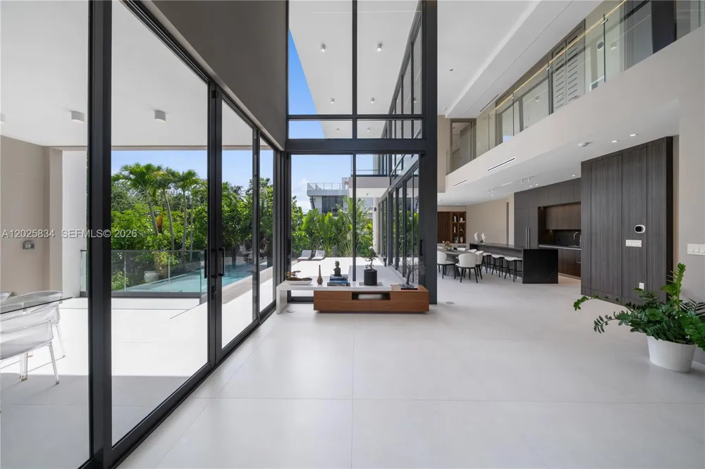 571 Glenridge Rd Key Biscayne, FL 33149