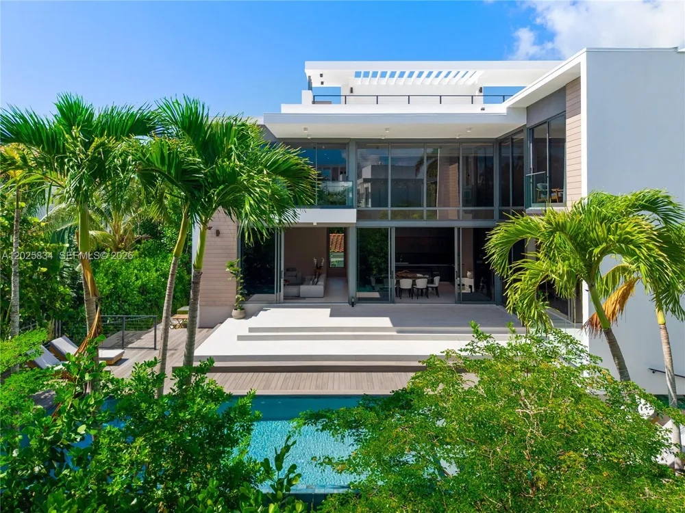 571 Glenridge Rd Key Biscayne, FL 33149