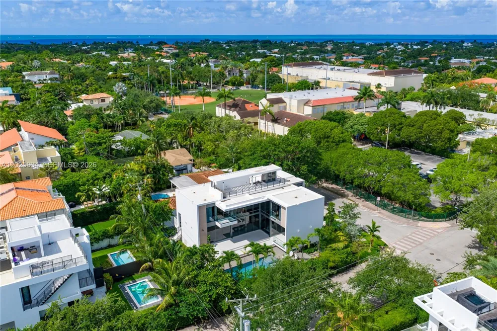 571 Glenridge Rd Key Biscayne, FL 33149