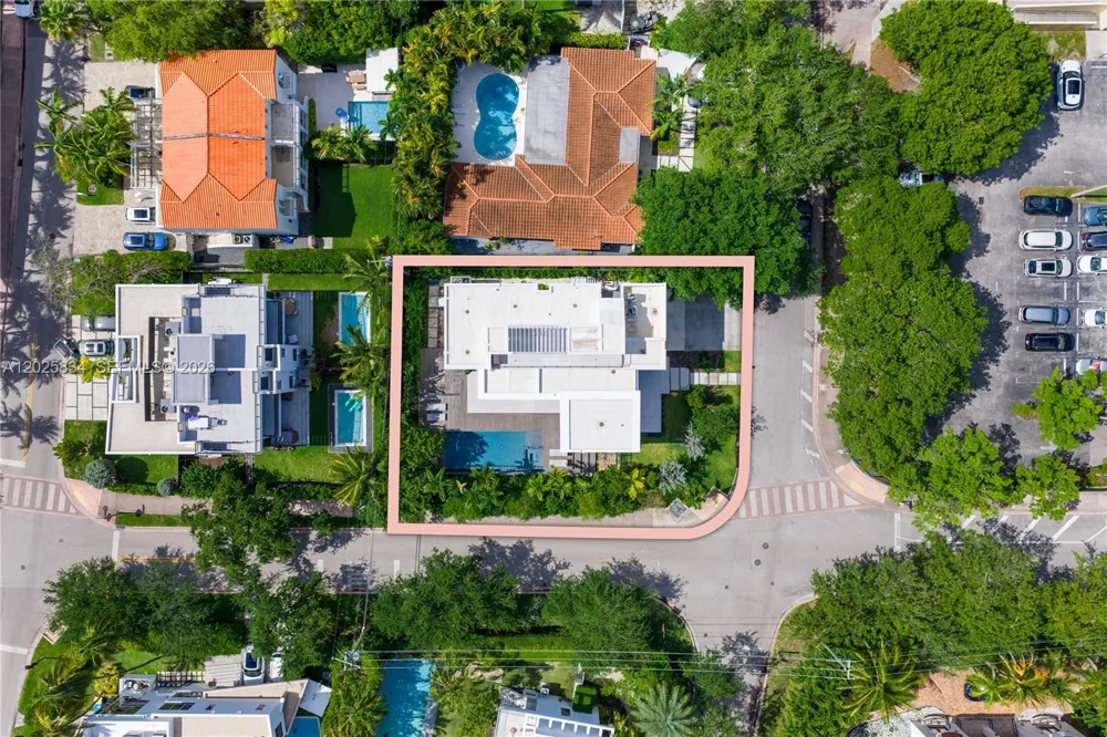 571 Glenridge Rd Key Biscayne, FL 33149