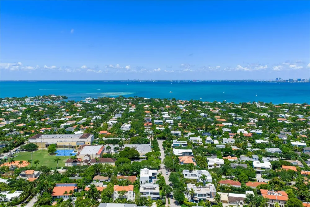 571 Glenridge Rd Key Biscayne, FL 33149