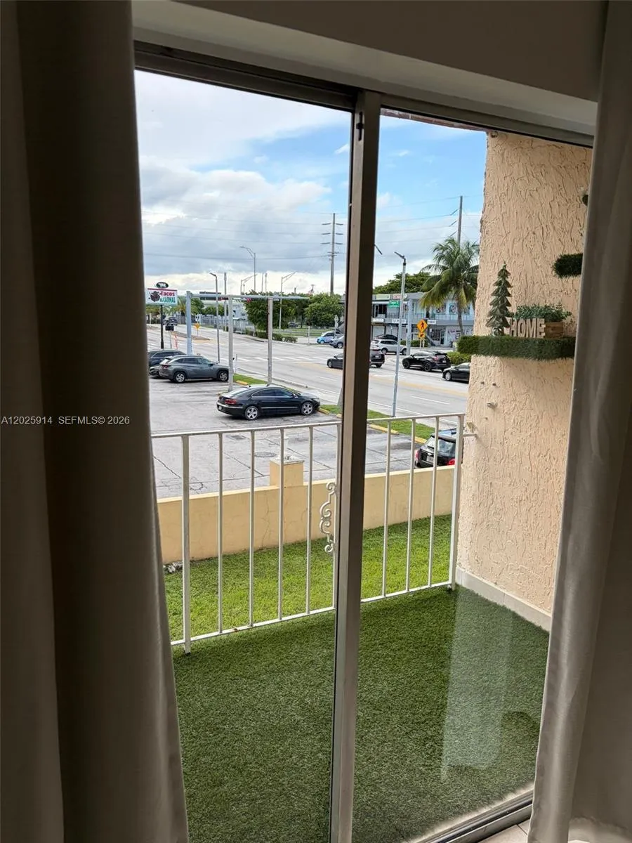 6820 W Flagler St #212 Miami, FL 33144