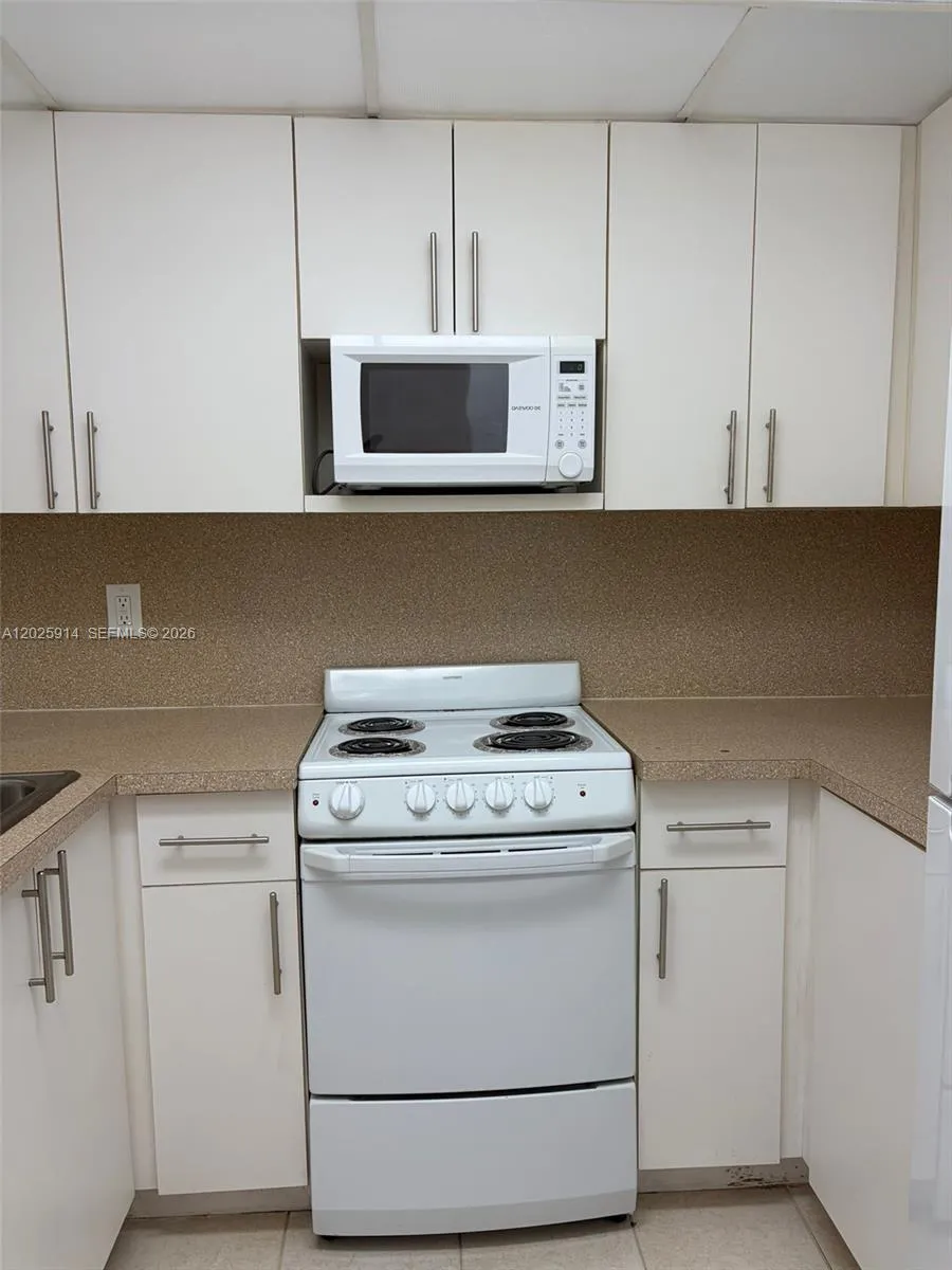 6820 W Flagler St #212 Miami, FL 33144