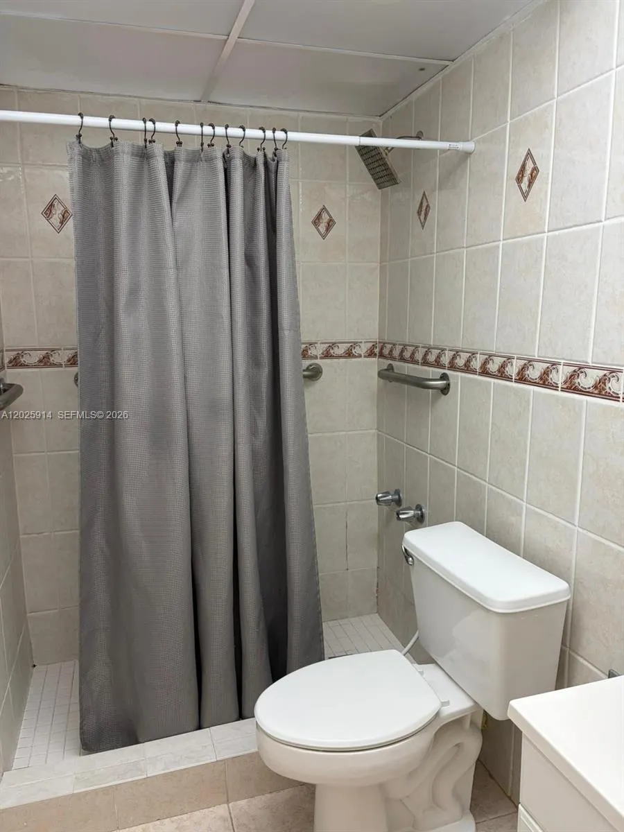 6820 W Flagler St #212 Miami, FL 33144