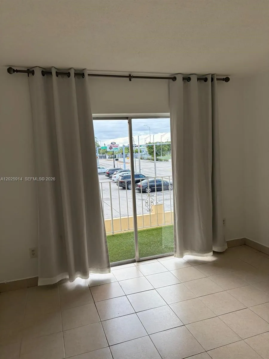 6820 W Flagler St #212 Miami, FL 33144